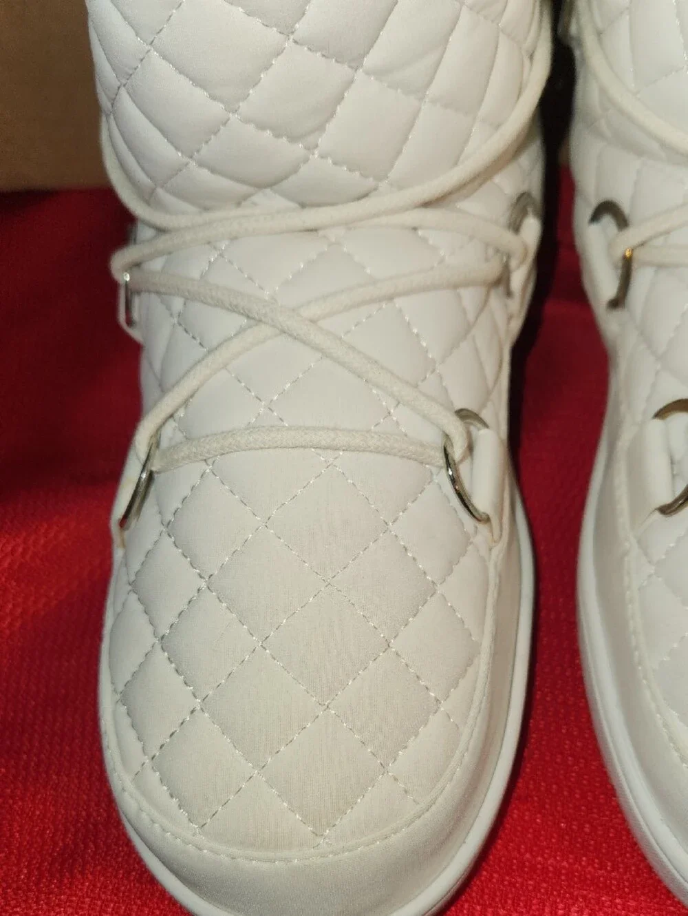 JustFab Quilted White Lace-Up Winter Boots